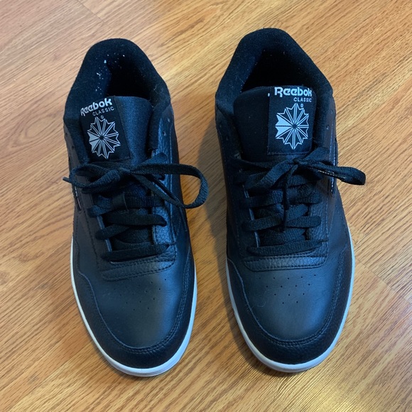 Black Reebok Classic - Picture 2 of 4